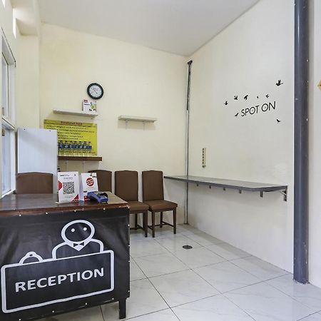 Spot On 90780 Gang Tengah Homestay Syariah Семаранг Экстерьер фото